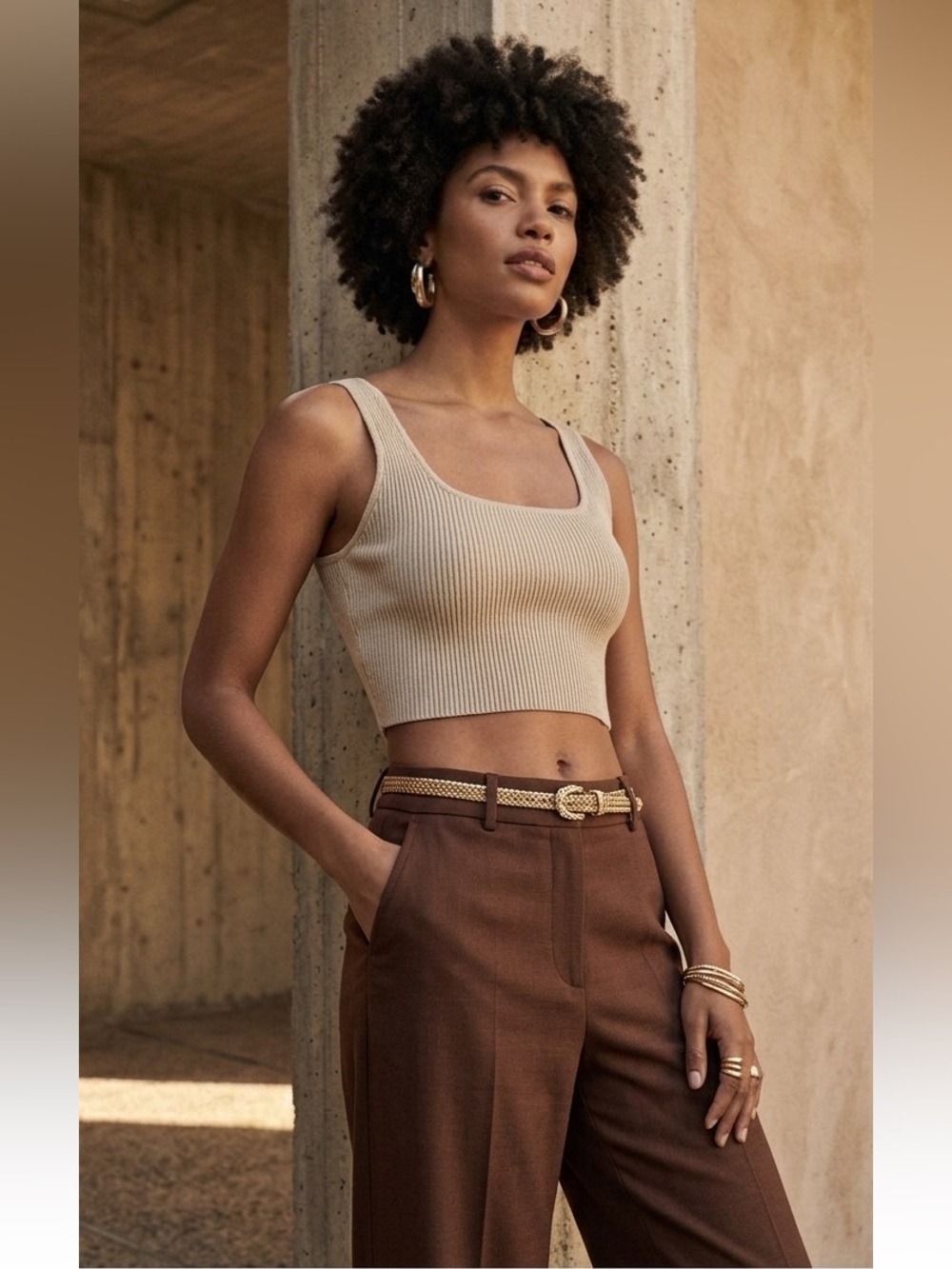Babaton Aritzia  Sculpt Knit
Squareneck Cropped Tank Taupe Size Small
